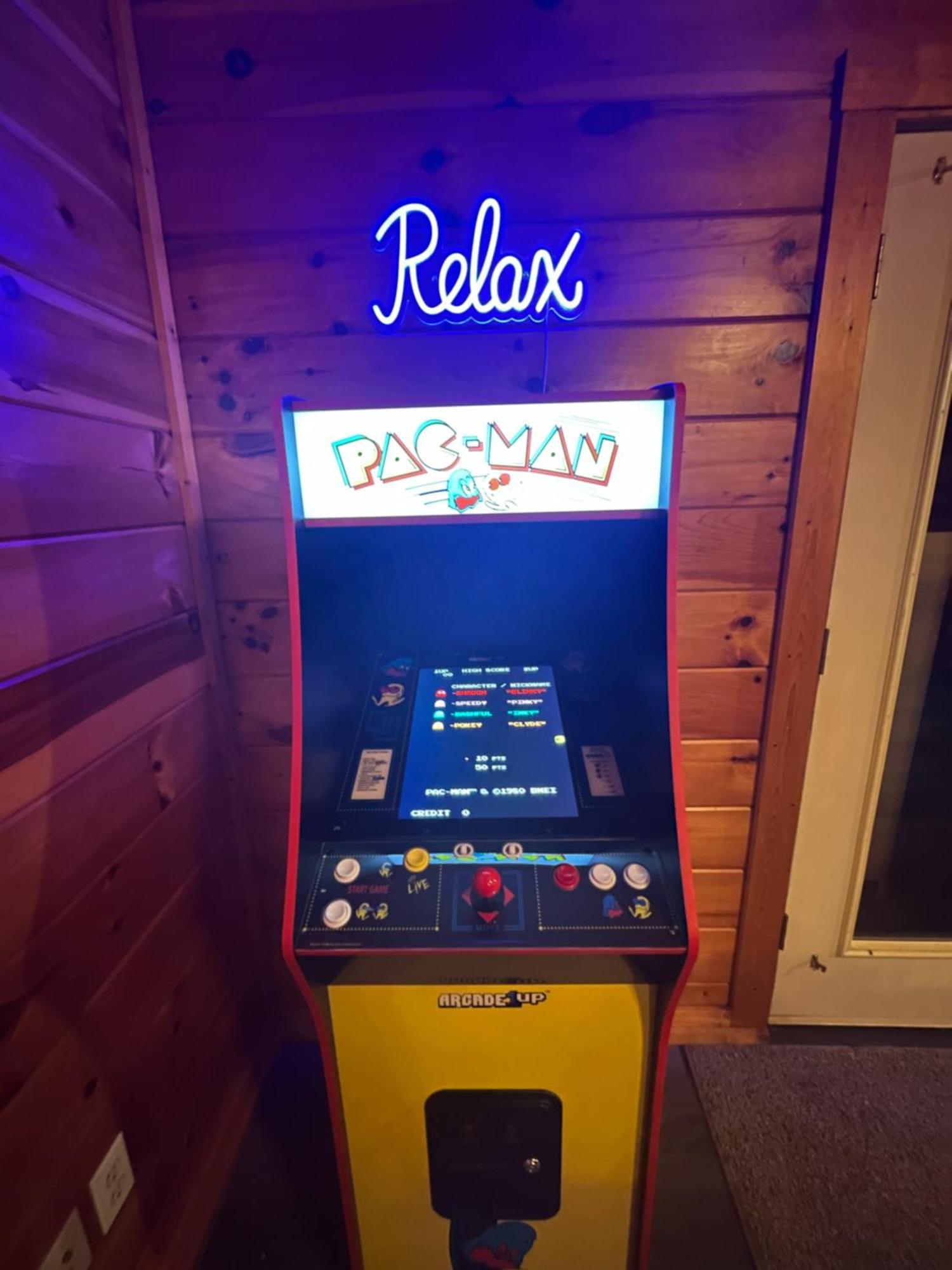 Smokey Mountain Retreat, Hot Tub, Game Room, Sleeps 8! Gatlinburg Exteriör bild